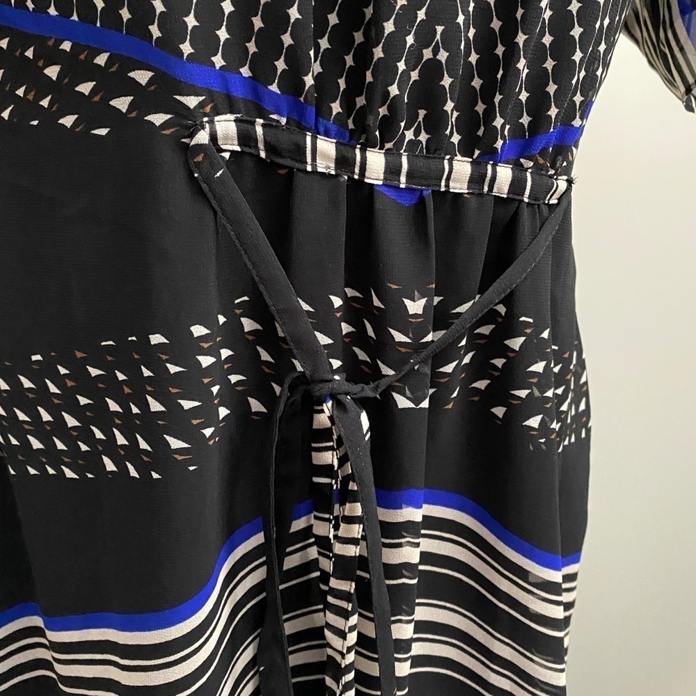 Le Chateau Gray/Black Lined Open Shoulder Midi Dress with Waist Tie Size Small - Picture 3 of 13